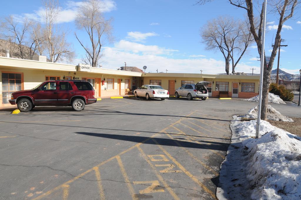 Rainbow Motel Термополис Екстериор снимка