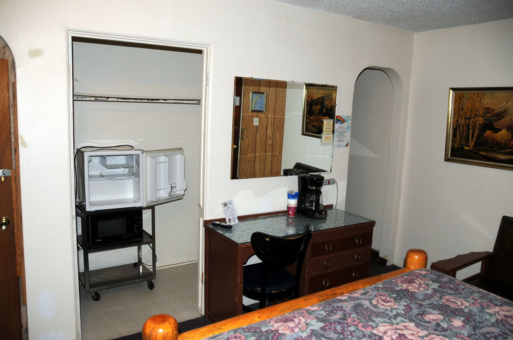 Rainbow Motel Термополис Екстериор снимка