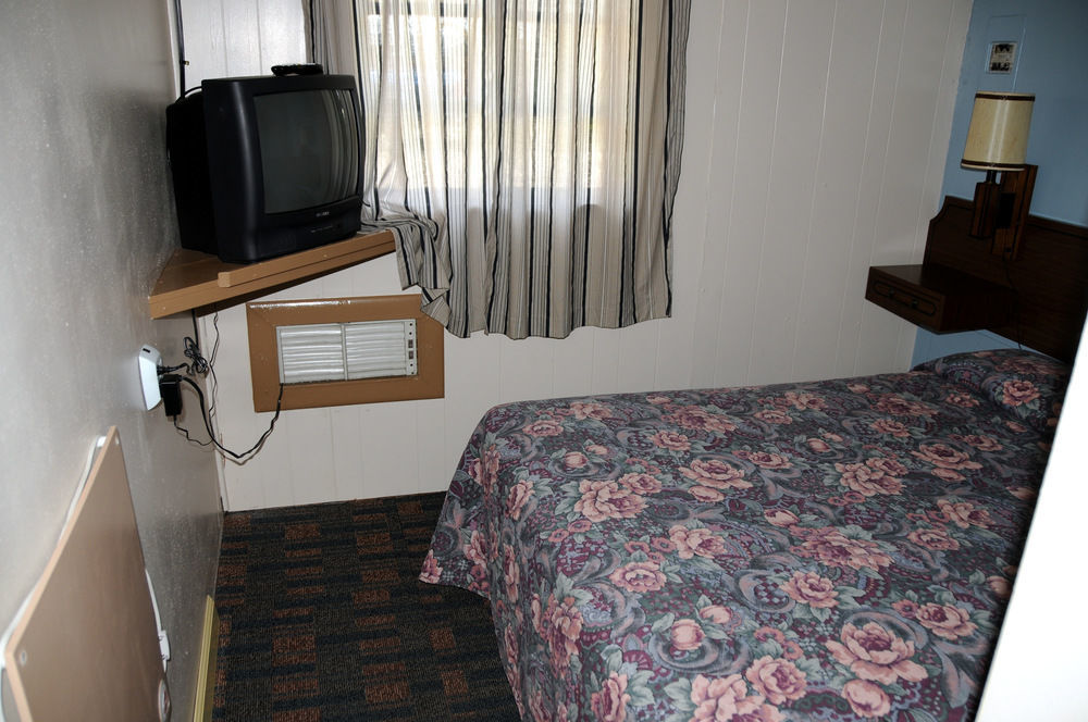 Rainbow Motel Термополис Екстериор снимка