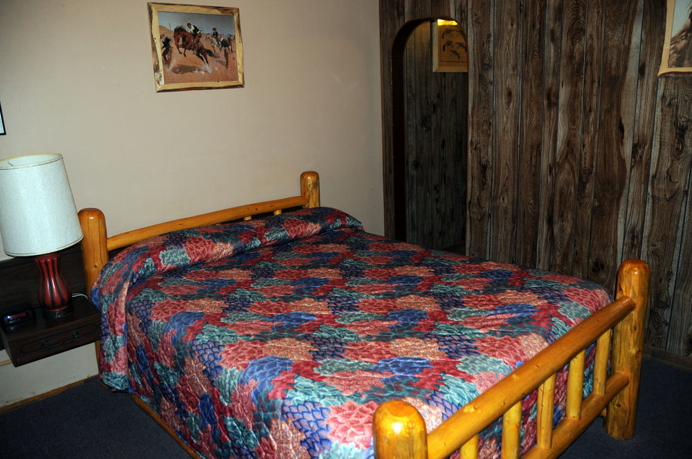 Rainbow Motel Термополис Екстериор снимка