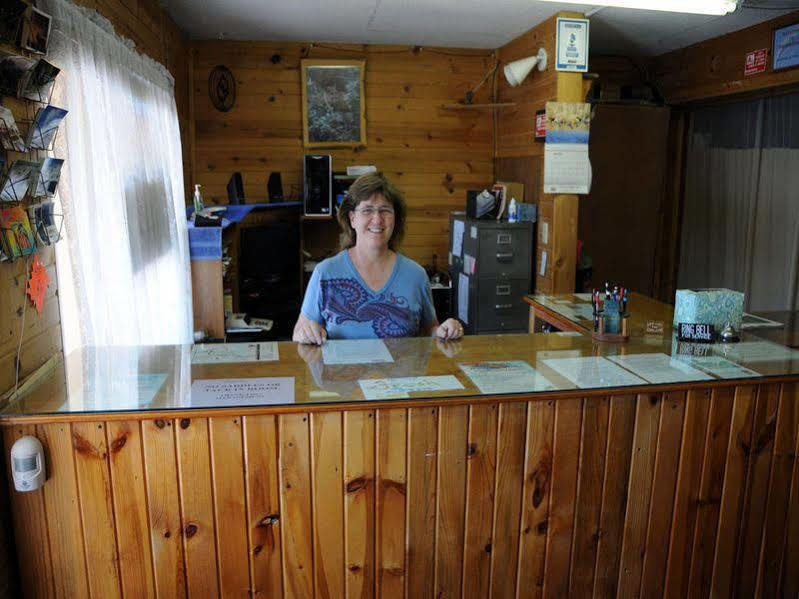 Rainbow Motel Термополис Екстериор снимка